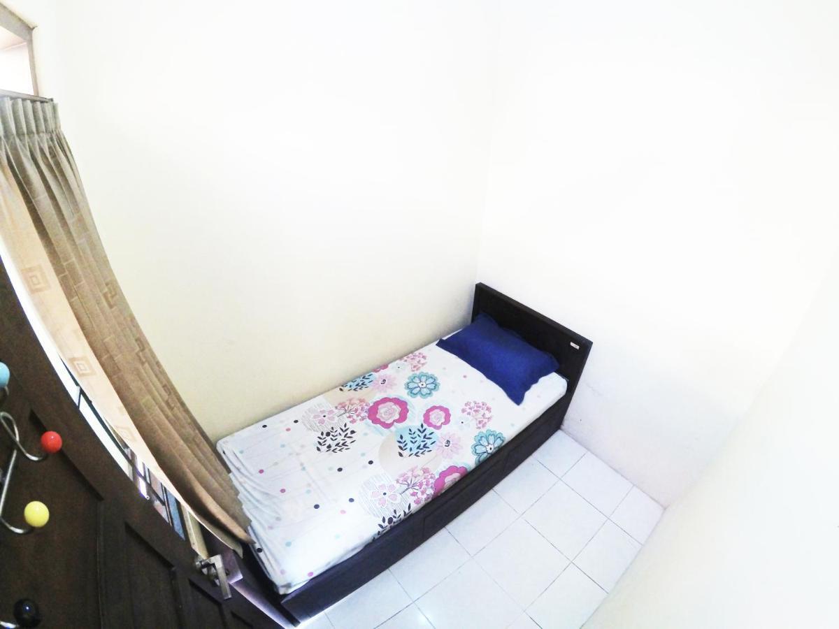 Minggiran Street Homestay Jogja ジョグジャカルタ エクステリア 写真