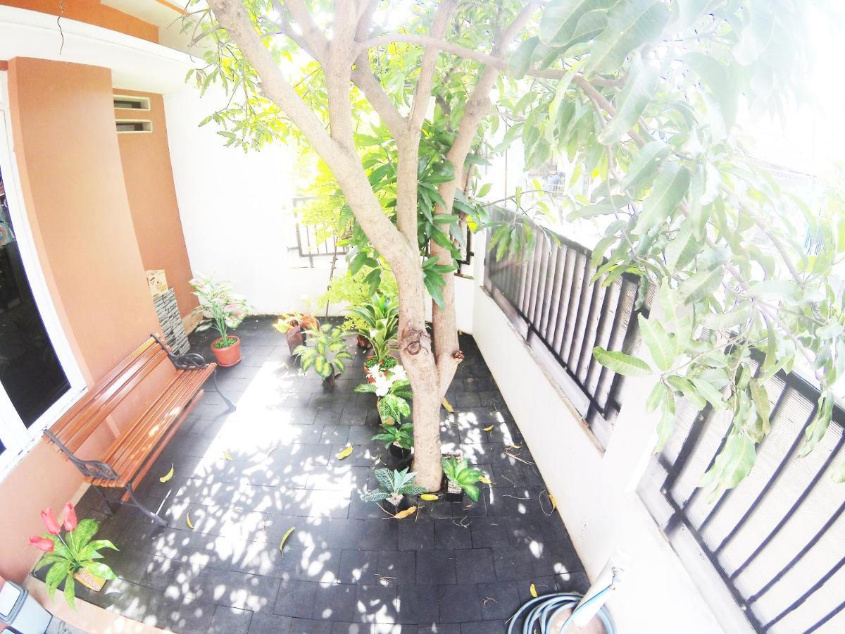 Minggiran Street Homestay Jogja ジョグジャカルタ エクステリア 写真